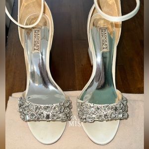 Badgley Mischka Silver and Cream Heels